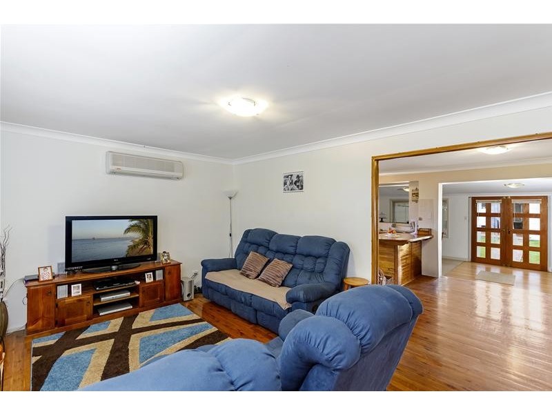 55 Campbell Parade, Mannering Park NSW 2259