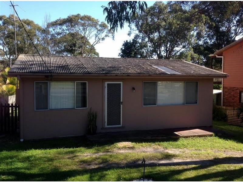 31 Leumeah Avenue, Chain Valley Bay NSW 2259