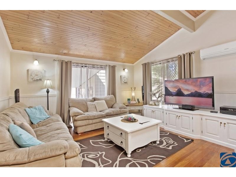 35 High Street, Wyee Point NSW 2259