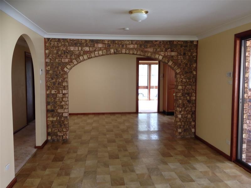 8 Queens Road, Lake Munmorah NSW 2259