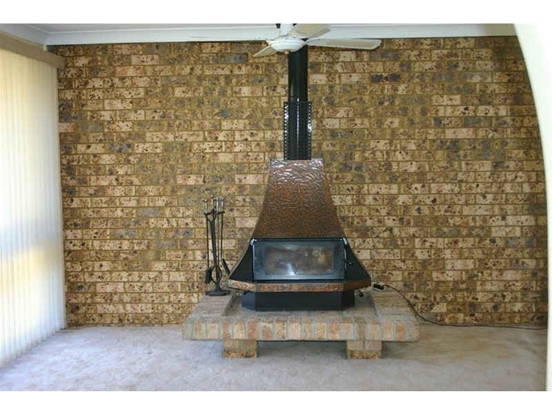 8 Queens Road, Lake Munmorah NSW 2259