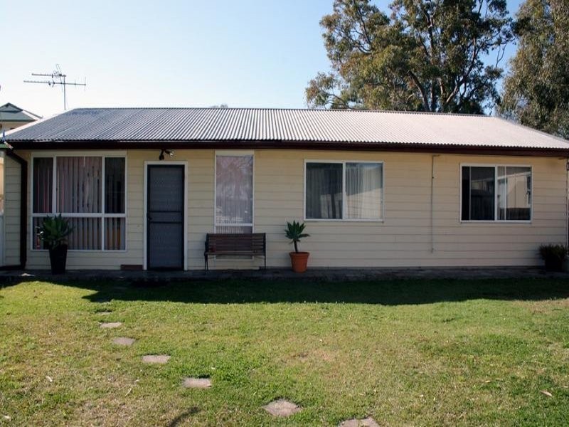 10 Marmion Street, Mannering Park NSW 2259