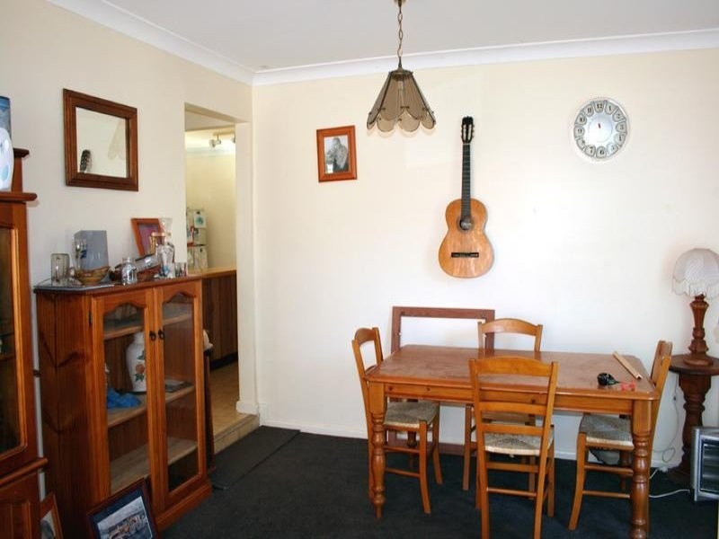 10 Marmion Street, Mannering Park NSW 2259