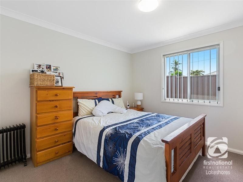 2 Warwick Avenue, Mannering Park NSW 2259
