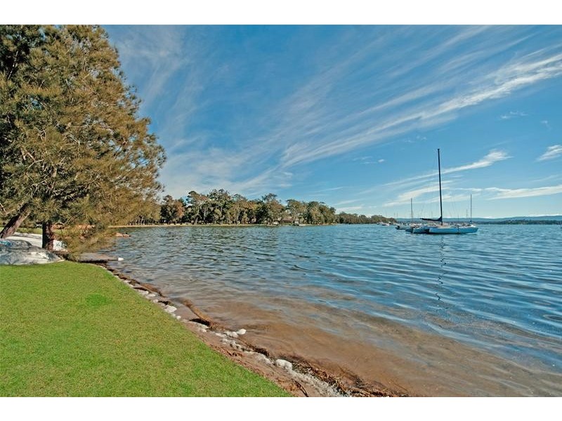 28 Murrumbong Road, Summerland Point NSW 2259