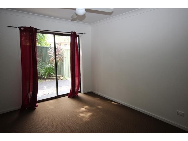 19 Warwick Avenue, Mannering Park NSW 2259