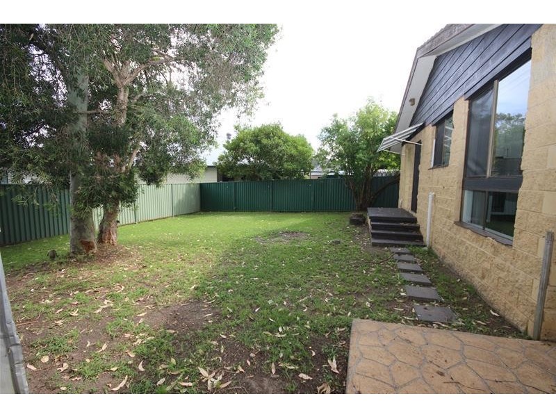 19 Warwick Avenue, Mannering Park NSW 2259