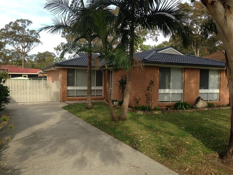 13 Barclay Avenue, Mannering Park NSW 2259
