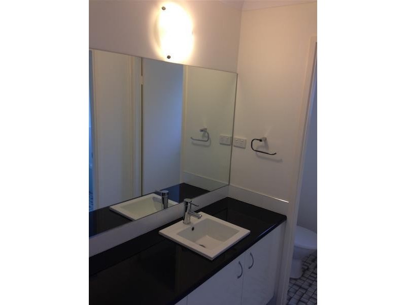 13 Barclay Avenue, Mannering Park NSW 2259