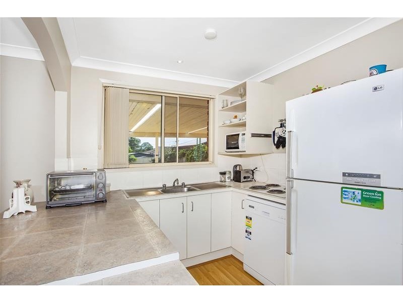 76 Catherine Street, Mannering Park NSW 2259