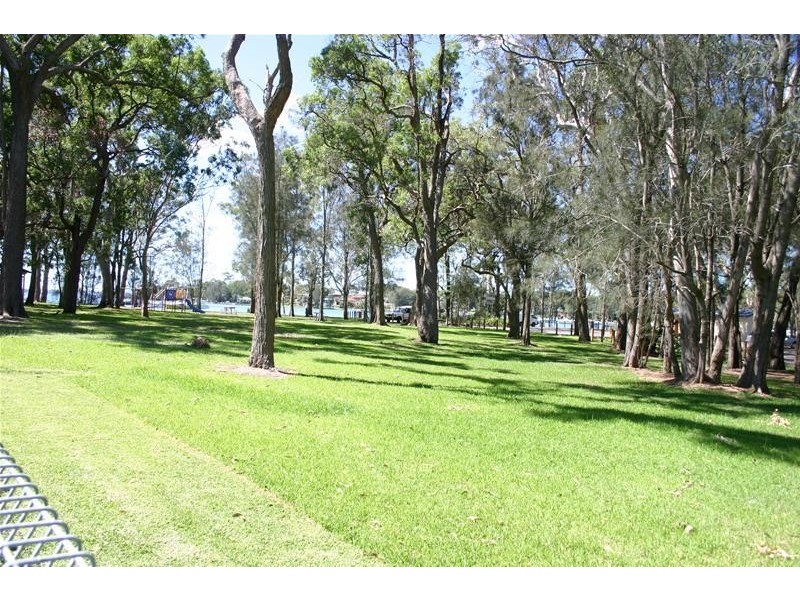 5 Kullaroo  Road, Summerland Point NSW 2259