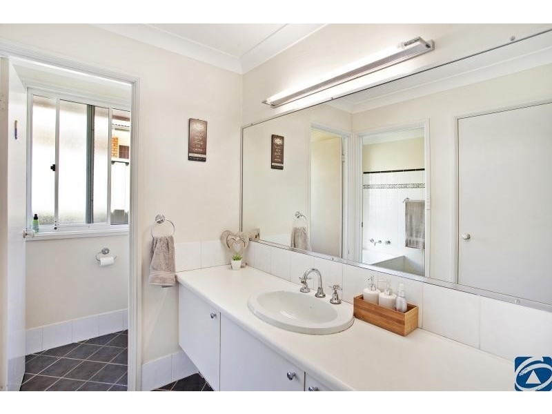 30 Nirringa Road, Summerland Point NSW 2259