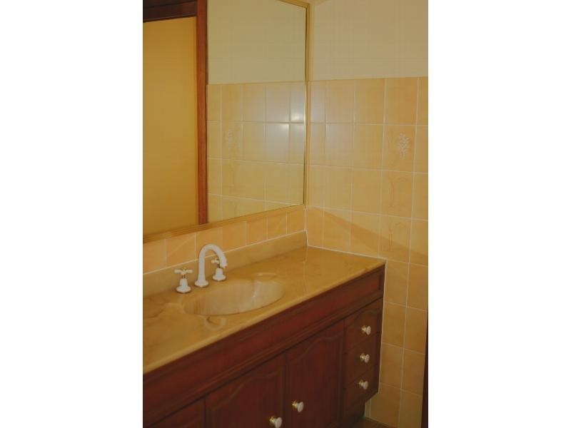 8 Queens Road, Lake Munmorah NSW 2259