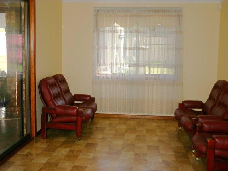 8 Queens Road, Lake Munmorah NSW 2259