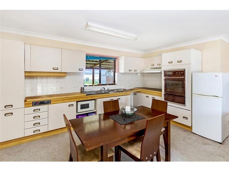 24 Sunset Parade, Chain Valley Bay NSW 2259