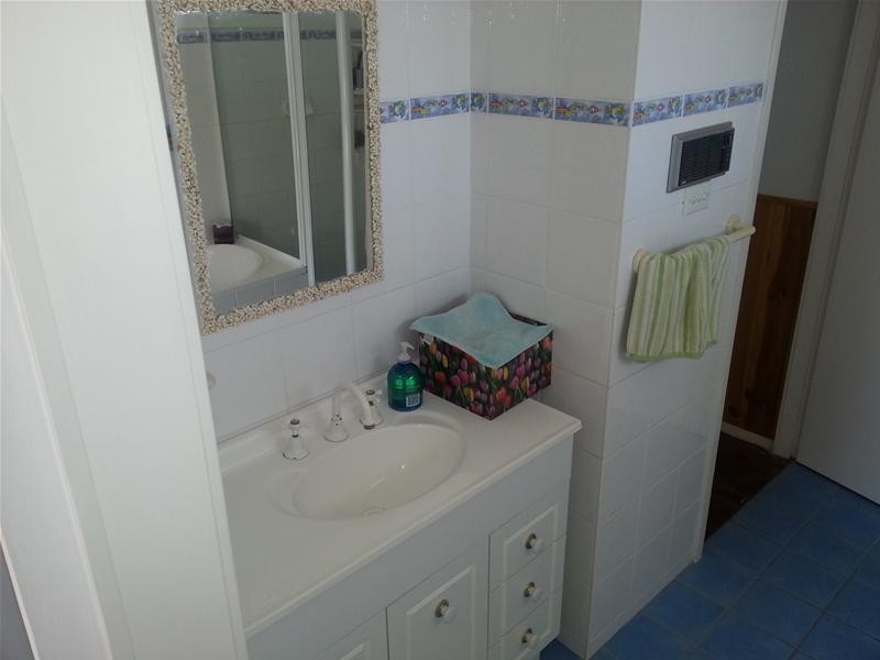 90 Griffith Street, Mannering Park NSW 2259