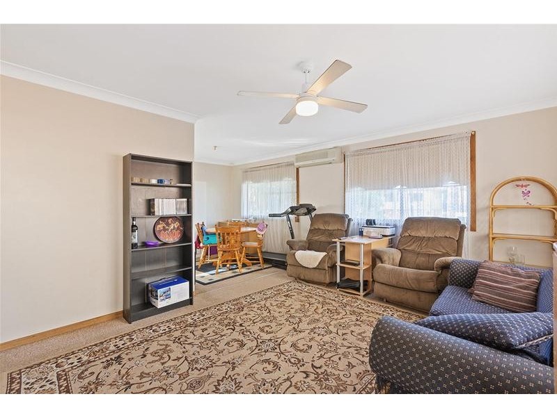 27 Ravenswood Street, Mannering Park NSW 2259