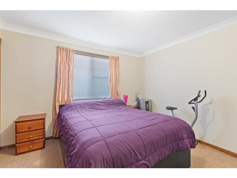 27 Ravenswood Street, Mannering Park NSW 2259