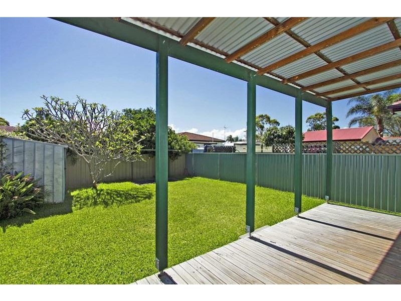 27 Ravenswood Street, Mannering Park NSW 2259