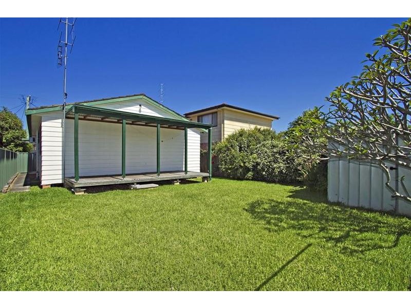 27 Ravenswood Street, Mannering Park NSW 2259