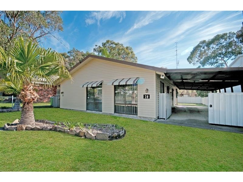 28 Murrumbong  Road, Summerland Point NSW 2259
