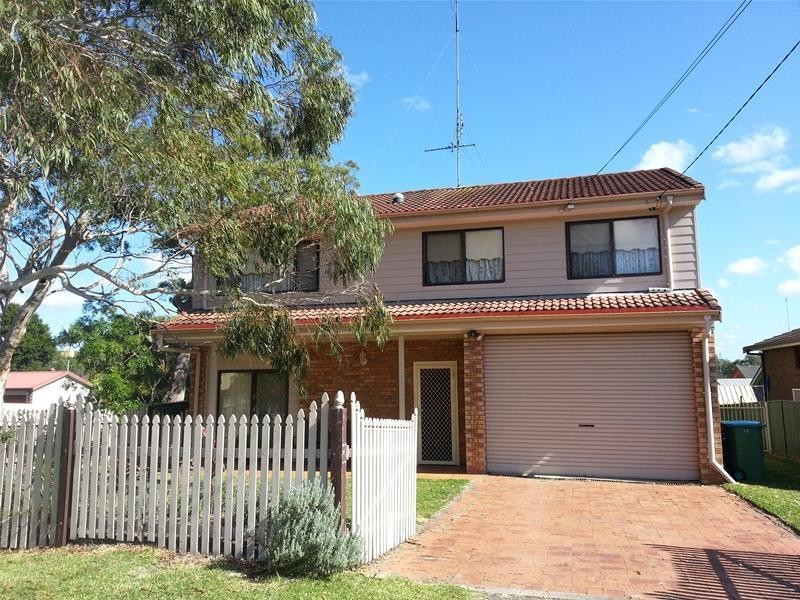 12 Omega Avenue, Summerland Point NSW 2259