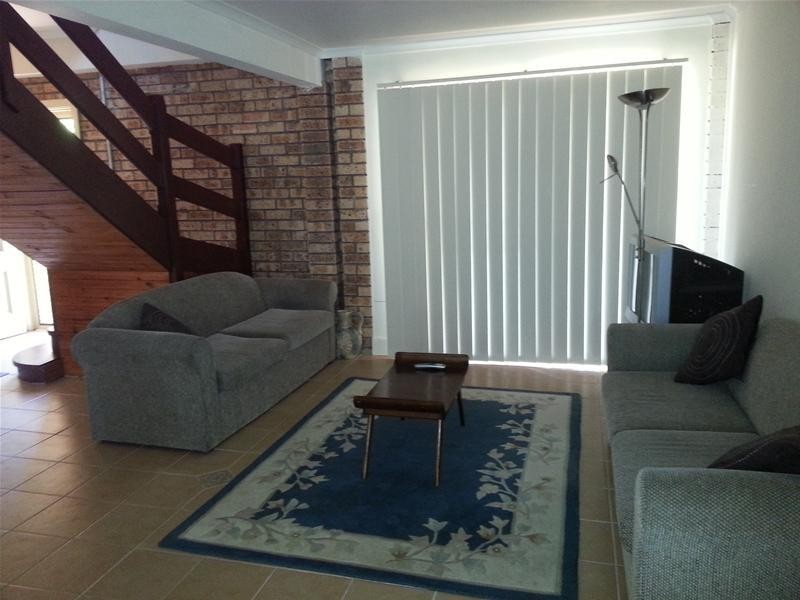 12 Omega Avenue, Summerland Point NSW 2259