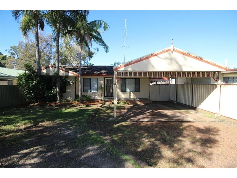 18 Warwick Avenue, Mannering Park NSW 2259