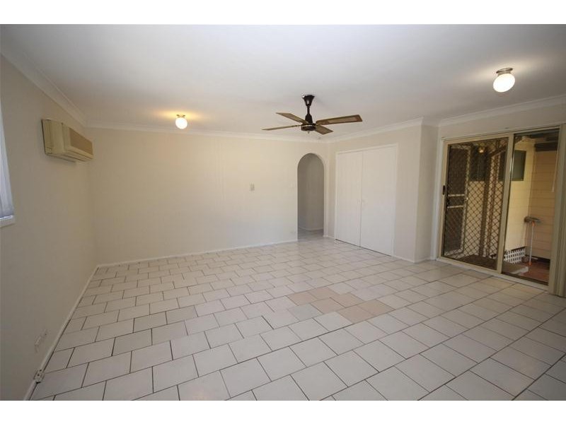 18 Warwick Avenue, Mannering Park NSW 2259