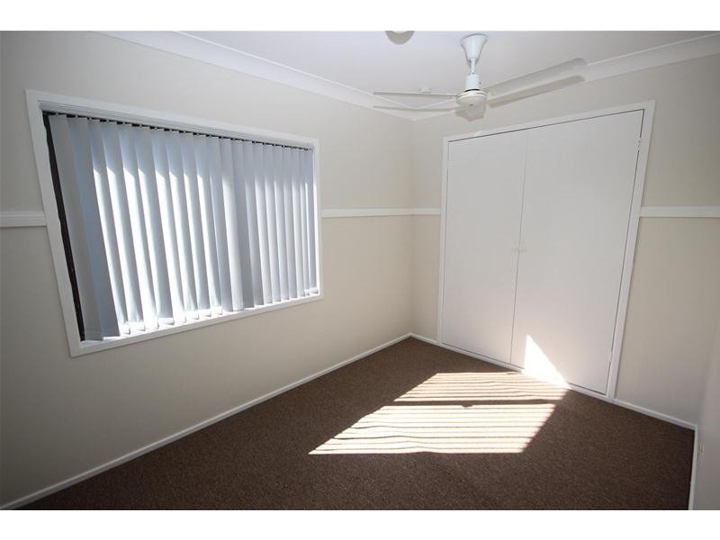 18 Warwick Avenue, Mannering Park NSW 2259