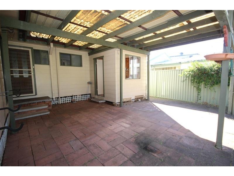 18 Warwick Avenue, Mannering Park NSW 2259