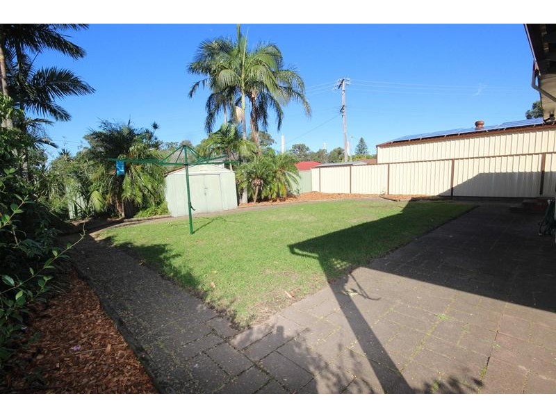 18 Warwick Avenue, Mannering Park NSW 2259