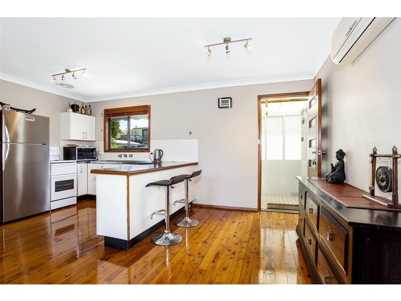 16 Moonah Place, Gwandalan NSW 2259