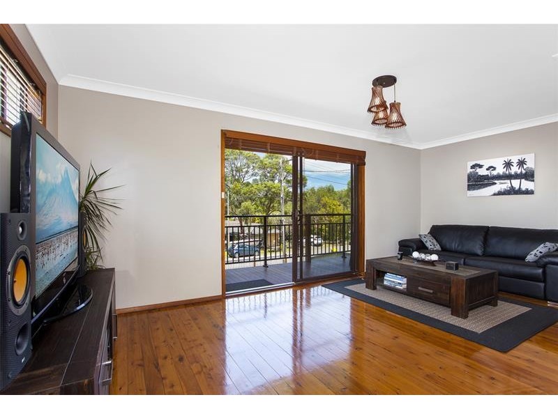 16 Moonah Place, Gwandalan NSW 2259