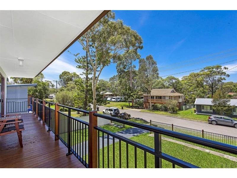 16 Moonah Place, Gwandalan NSW 2259