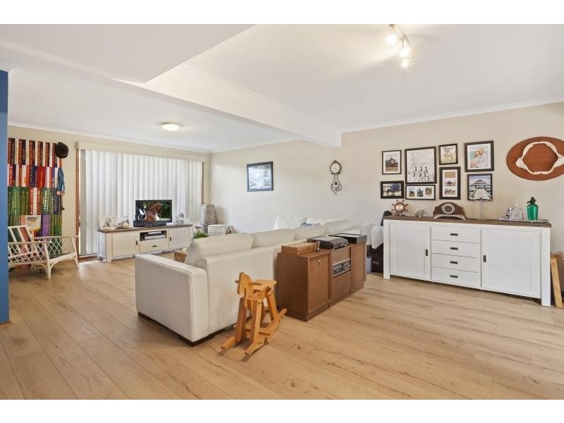 35 Quinalup Street, Gwandalan NSW 2259