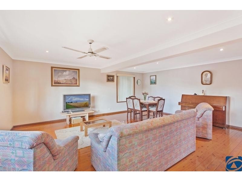 27 Sixth Avenue, Toukley NSW 2263