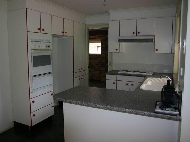 15 Gymea Crescent, Mannering Park NSW 2259