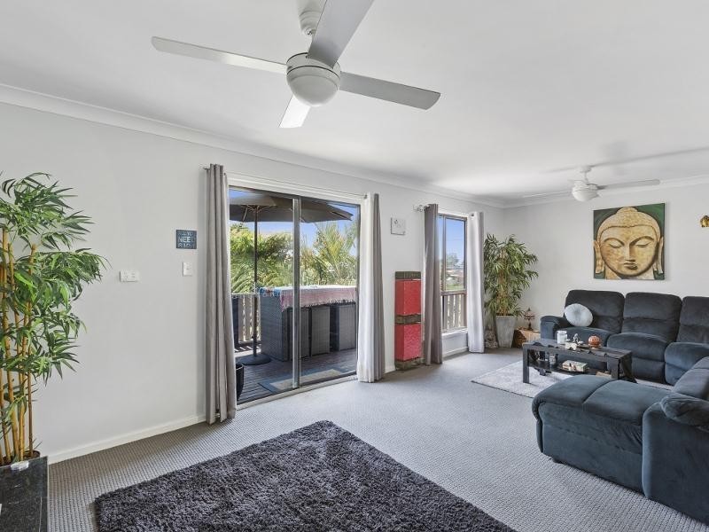 116 Vales Road, Mannering Park NSW 2259