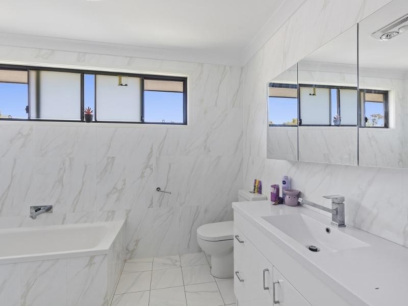 116 Vales Road, Mannering Park NSW 2259