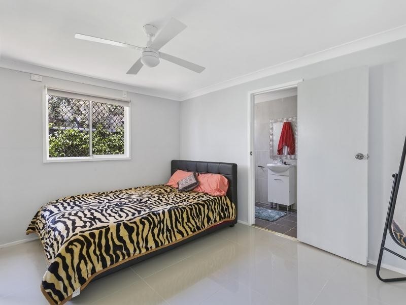 116 Vales Road, Mannering Park NSW 2259