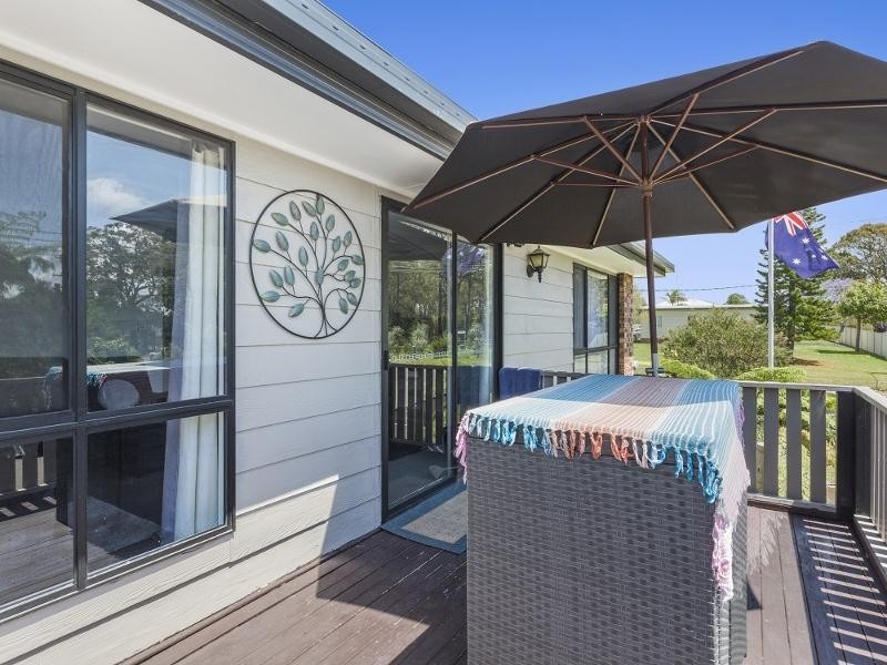 116 Vales Road, Mannering Park NSW 2259