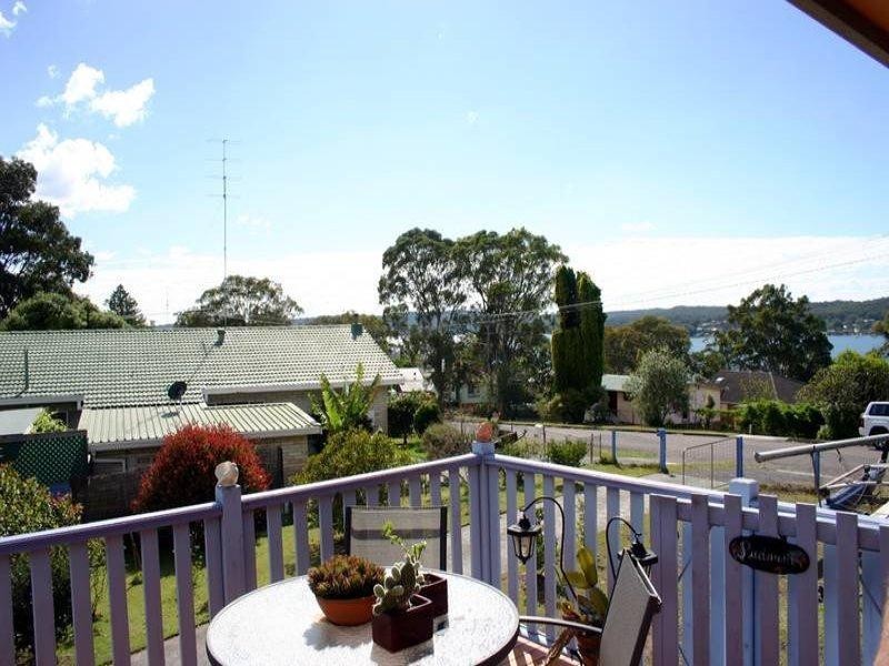 17-19 Winbin Crescent, Gwandalan NSW 2259