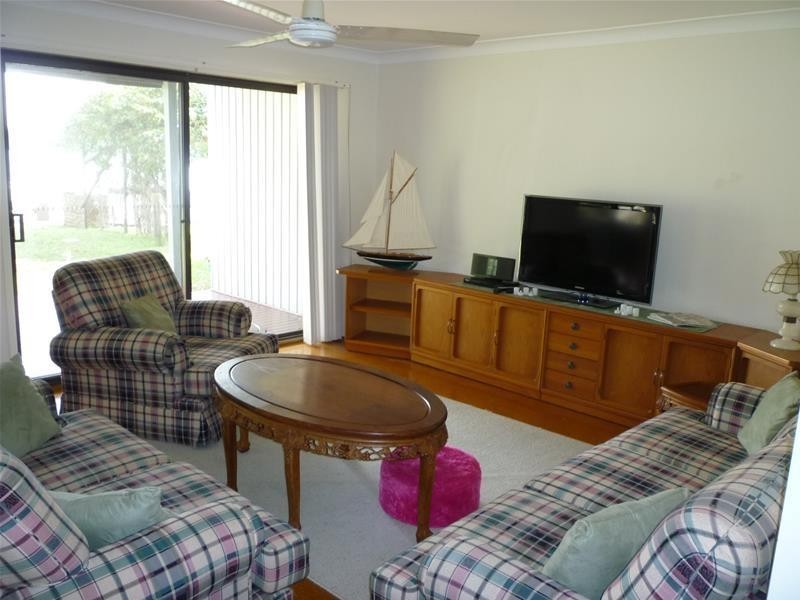 1A Macquarie Road, Mannering Park NSW 2259