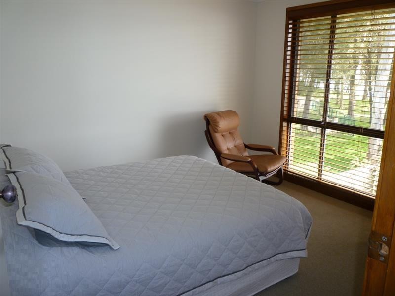 1A Macquarie Road, Mannering Park NSW 2259