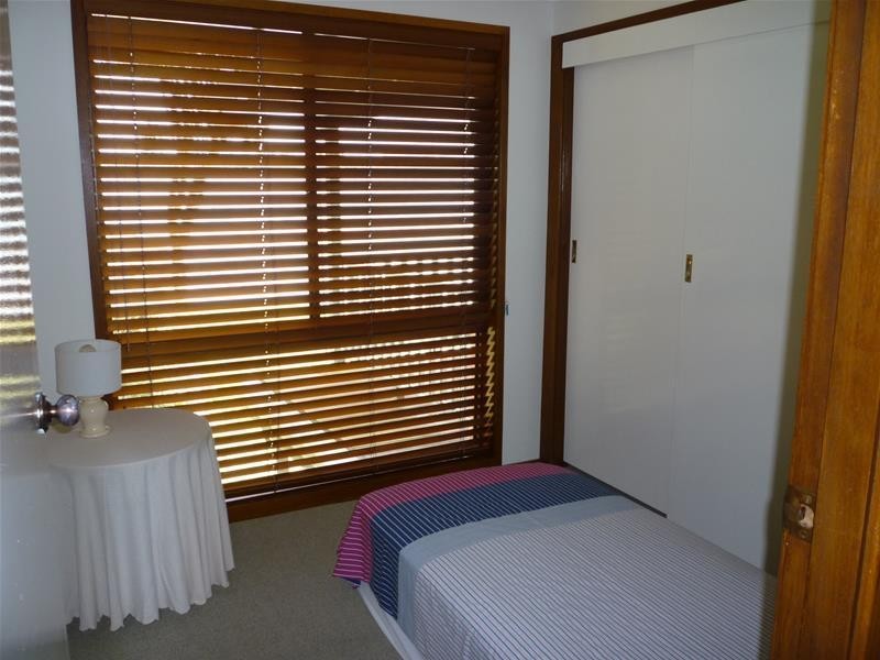 1A Macquarie Road, Mannering Park NSW 2259