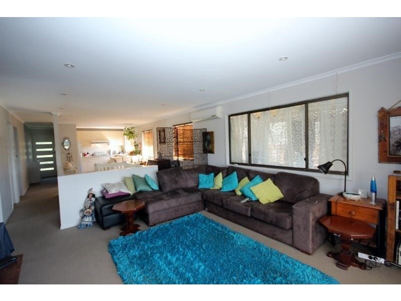 51 Winbin Crescent, Gwandalan NSW 2259