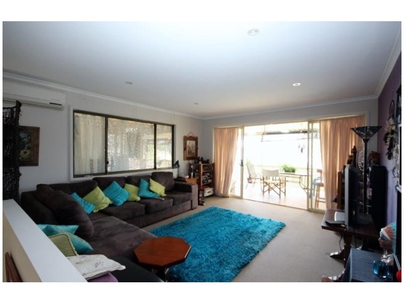 51 Winbin Crescent, Gwandalan NSW 2259