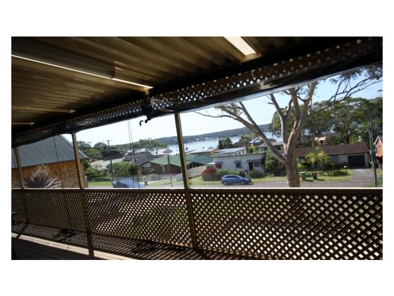 51 Winbin Crescent, Gwandalan NSW 2259