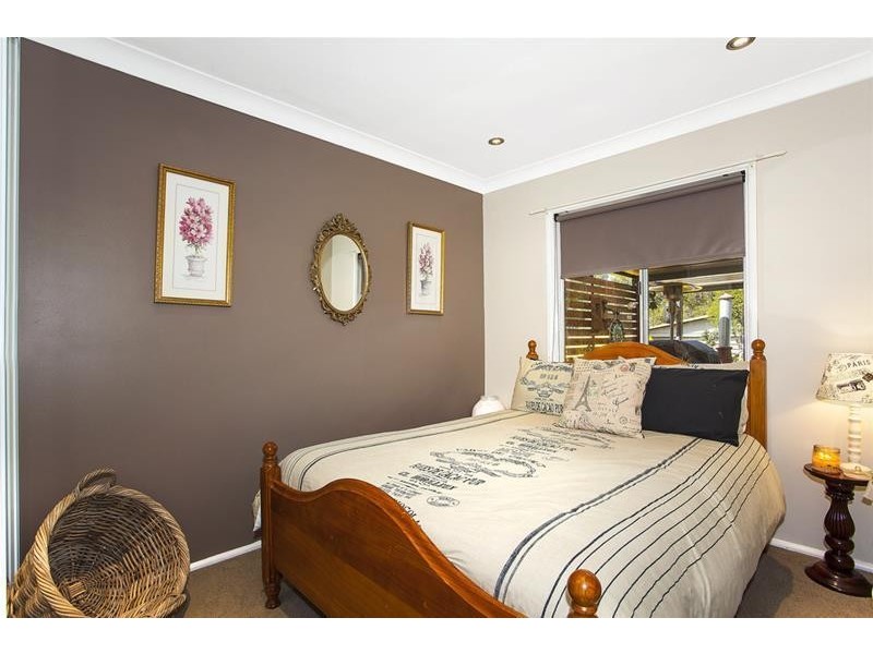 130 Vales Road, Mannering Park NSW 2259